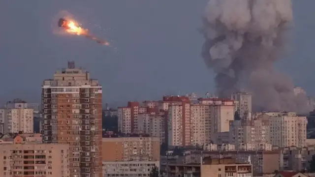Russia strikes Kyiv again